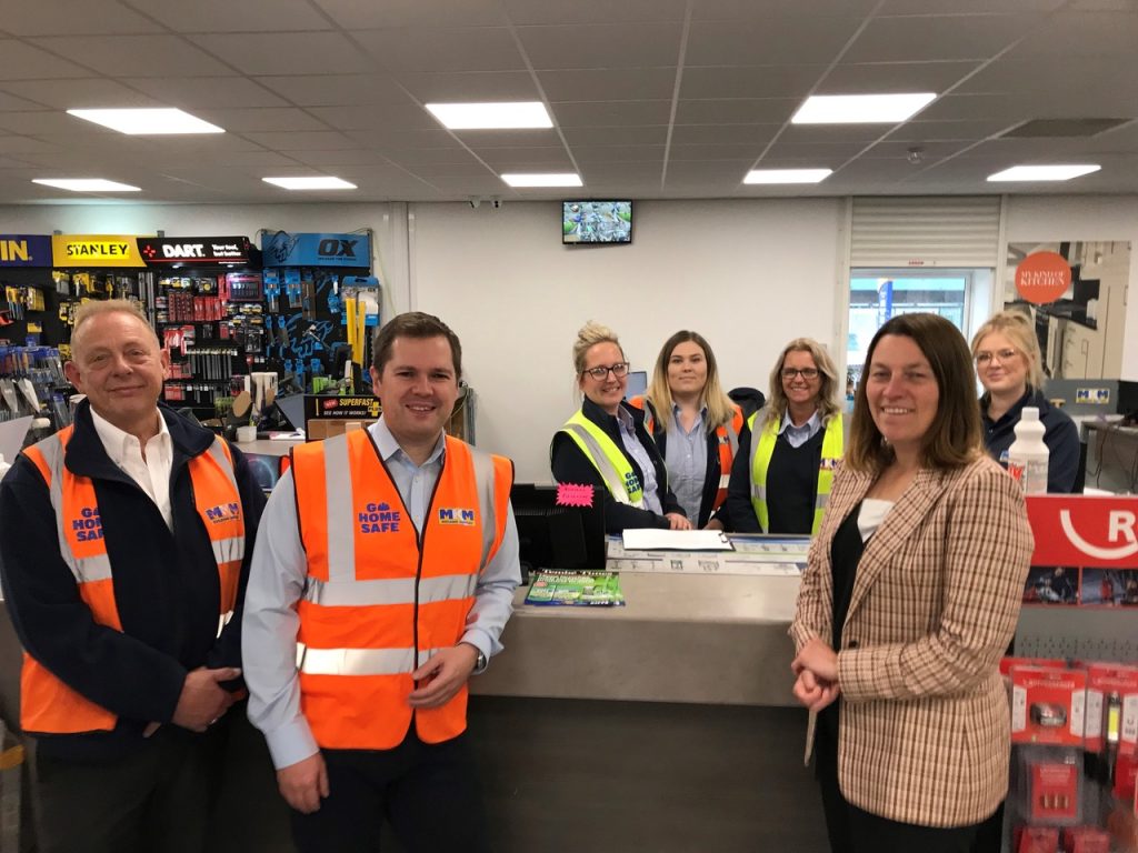 3 mp jenrick @ mkm MKM Newark welcomes Immigration Minister