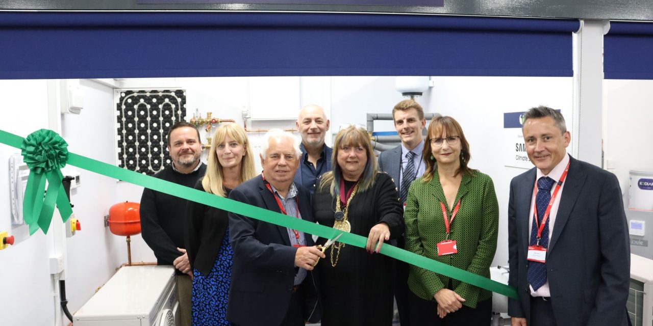 Samsung donates cutting edge equipment to Net Zero institute