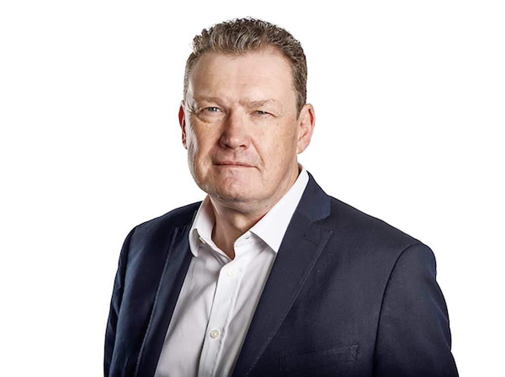 DeaneFlint Fujitsu COO Fujitsu appoints chief operating officer