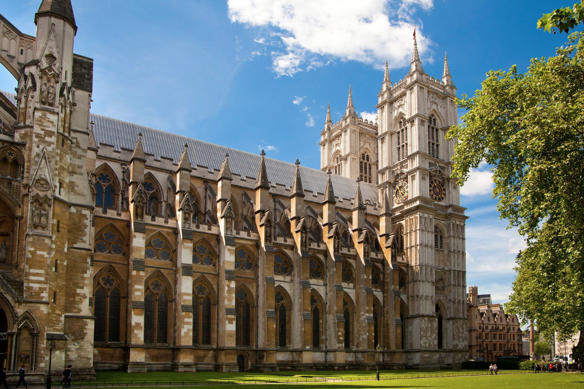 From pigsties to palaces and chapels to colleges, Priva UK congratulates Historic England on 70 years of The List
