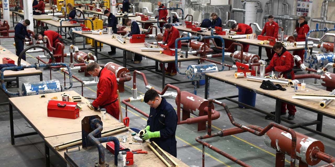 Kitsons opens door for insulation apprentices