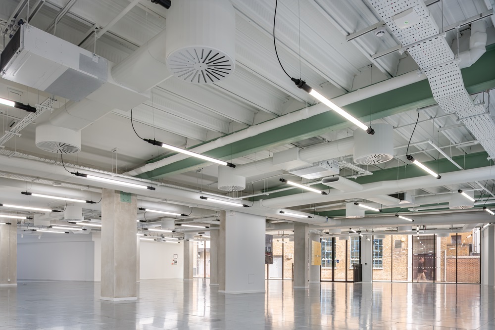 TRILUX SaffronHouse 8184 A TRILUX delivers innovative lighting solutions to enhance productivity and occupant well-being